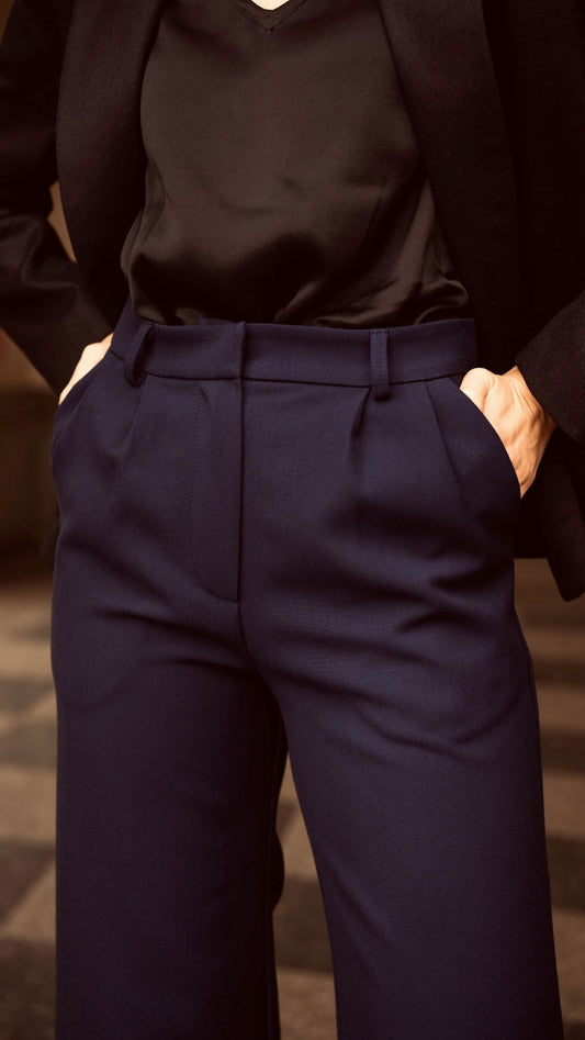 Spodnie z prostą nogawką, które nie krępują ruchów – komfort dla kobiet w biegu
