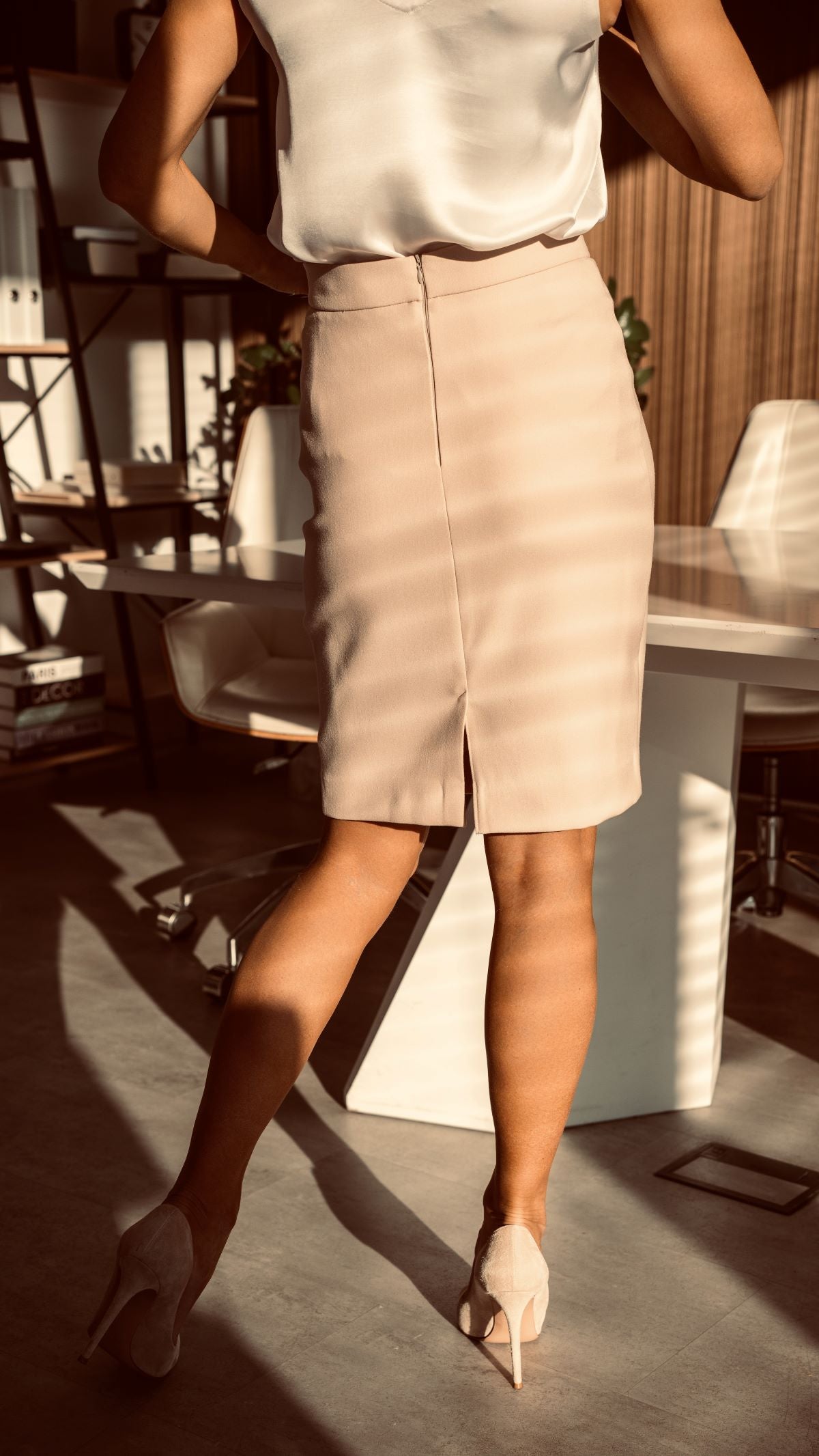 Mięsista tkanina premium o niewielkiej gniotliwości – spódnica, która nie prześwituje i nie wymaga prasowania
