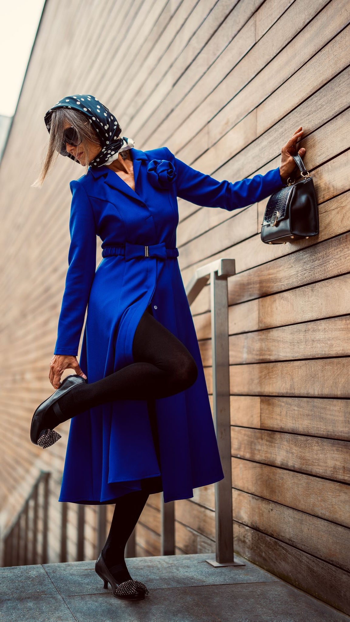 Button-up dress with lapels