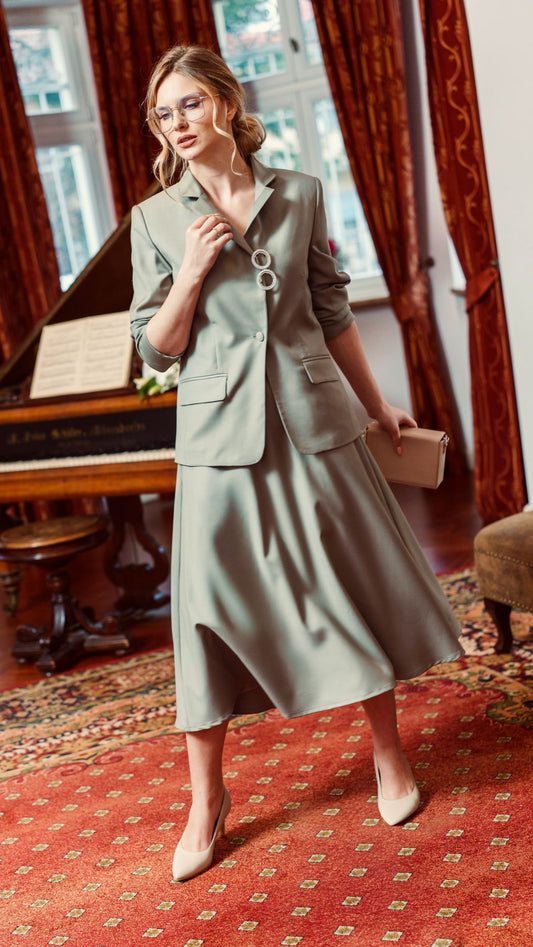 Attachable woolen rose