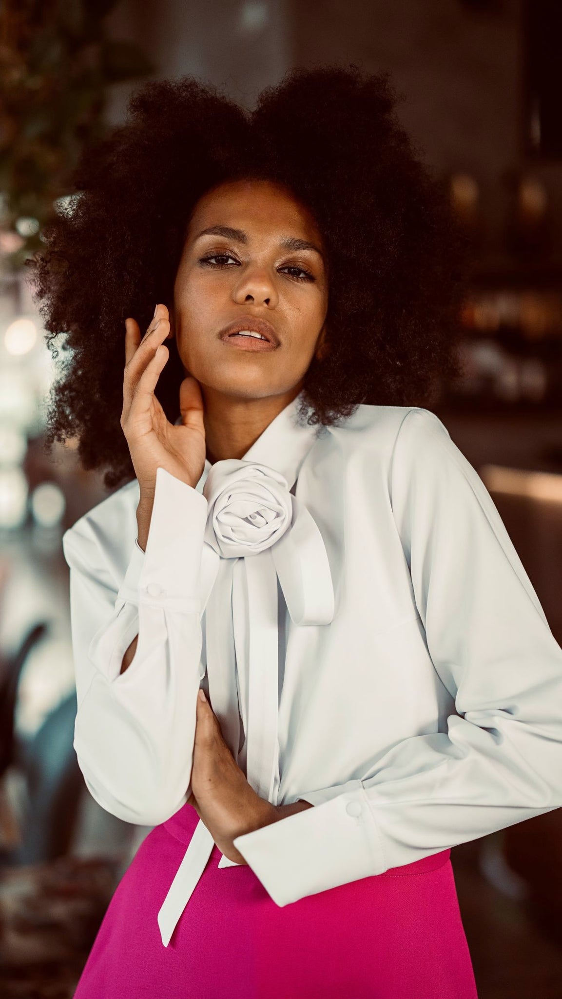 Classic shirt with ribbon and rose