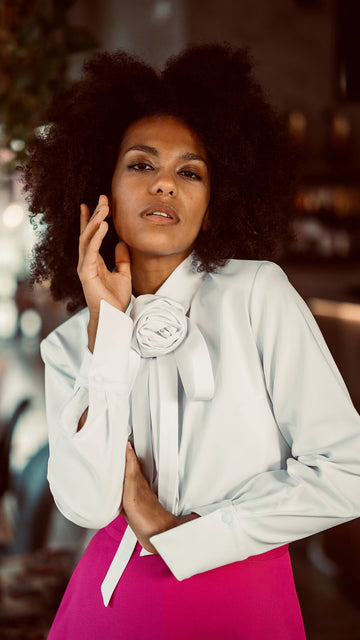 Classic shirt with ribbon and rose