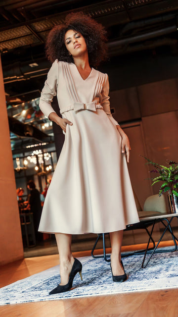 Midi dress with decorative pleats